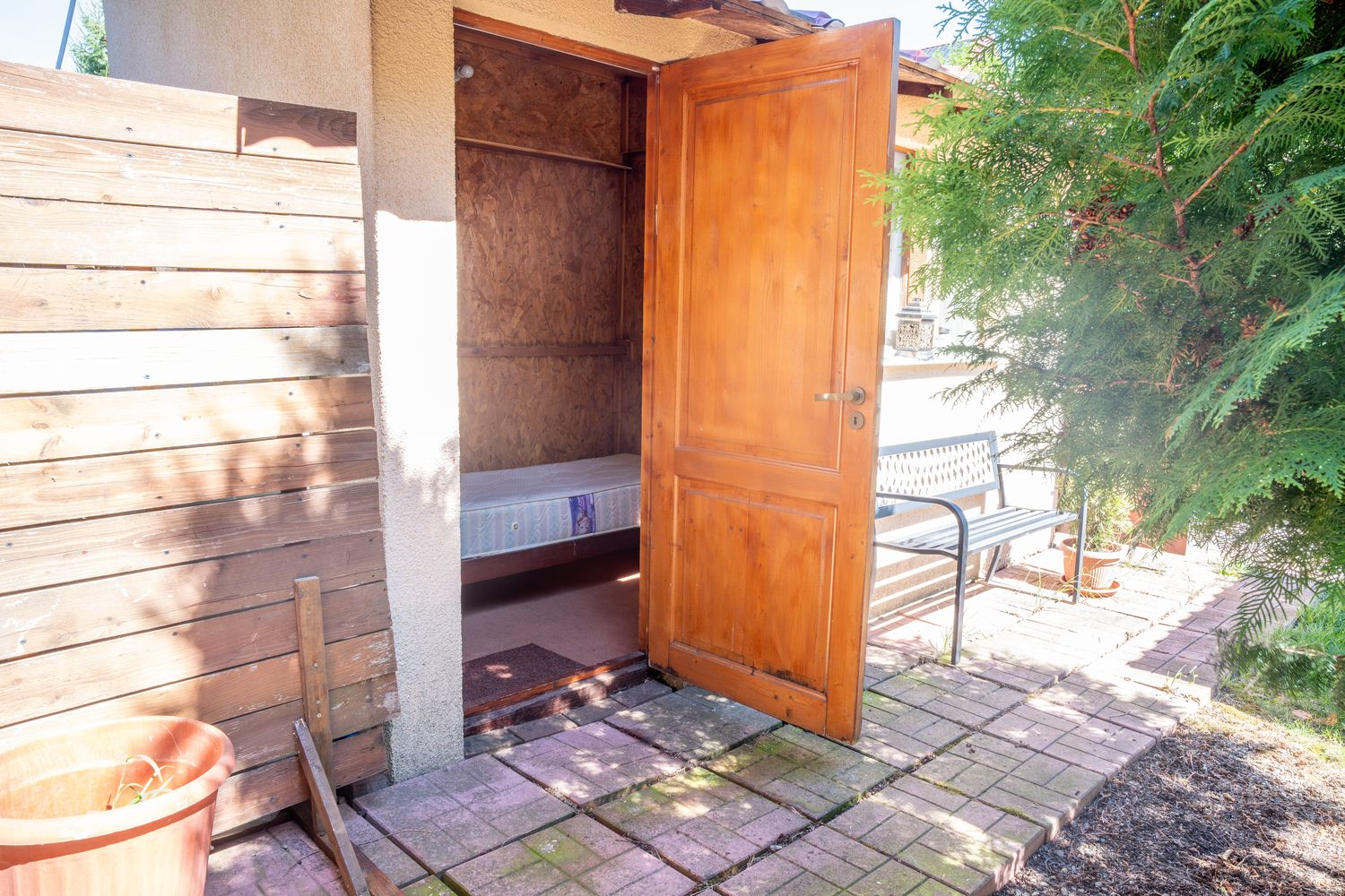 Casa de grădină, Centrul Kamala