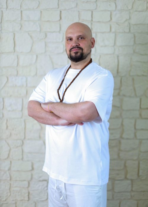 Cătălin Aniculăesei, profesor de Hridaya Yoga